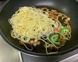カルボとペペロンチーノの融合(o^^o)作り方3写真