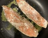 ♡簡単！シャケのムニエル♡＋バター醤油作り方3写真