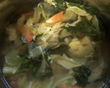 市販の餃子を使ったスープ作り方1写真