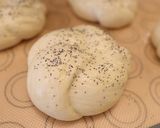 型なしで簡単成形！カイザーゼンメル作り方9写真