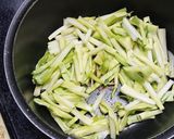 ブロッコリーのピリ辛茎炒め作り方3写真
