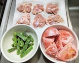 鳥もも肉と冷凍アスパラのトマト味噌炒め作り方1写真