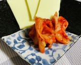 簡単おつまみ＊プロセスチーズのキムチ乗せ作り方1写真