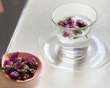 お湯を注ぐだけで癒しのローズティー作り方2写真