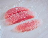 63℃ 桜餅巻き 春の鶏むねロールチキン作り方3写真