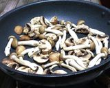 霜降り和牛とキノコのすき焼き風パスタ♪ૢ作り方7写真