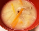 人参と大根としめじの味噌汁。簡単です。作り方6写真