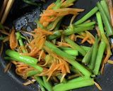 あしたばの茎とにんじんのきんぴら作り方2写真