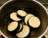 ズッキーニとサーモンのパスタ作り方1写真