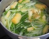 時短5分味噌汁!水菜と玉ねぎのお味噌汁♪作り方3写真