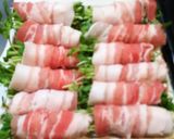 簡単！美味しい！豚バラの豆苗巻き作り方1写真