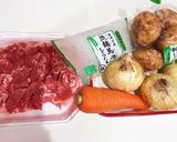 定番!新じゃがいもと新玉ねぎの肉じゃが作り方1写真
