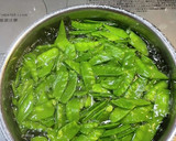 キヌサヤと油揚げの卵とじ作り方1写真