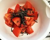 トマトと塩昆布のサラダ作り方2写真