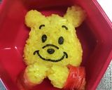 キャラ弁＊おにぎりを食べるプーさん作り方5写真