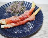 前菜主菜も♪ホワイトアスパラの生ハム巻き作り方6写真