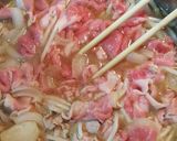 鍋に入れて煮るだけ！豚肉と野菜の牛丼風作り方3写真