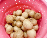 おばあちゃん直伝！小粒新じゃがの揚げ炒め作り方1写真