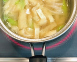 簡単・豆腐と油揚げとネギのお味噌汁作り方1写真