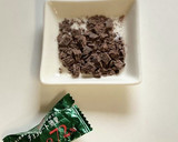 まな板と包丁を汚さないようにチョコを刻む作り方4写真