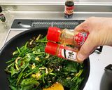 ほうれん草と高菜漬け炒め作り方4写真