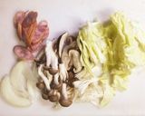 キャベツとキノコのクリームパスタ作り方1写真
