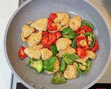 ピーマンと鶏むね肉のクセになる味噌炒め作り方12写真