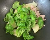 コールラビと豚肉のバジル炒め作り方5写真
