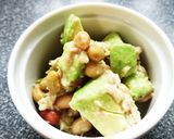 簡単ランチ☆アボカドとツナの豆サラダ丼作り方4写真