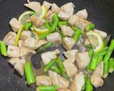 鶏肉とアスパラガスのレモン炒め作り方8写真