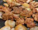 豚こま肉と新玉の甘辛ペッパー炒め*+作り方11写真
