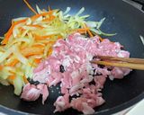 ☆豚こまでカレー春巻き♪作り方2写真
