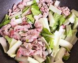 豚肉としろ菜の炒め煮作り方1写真