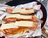 サーモンのチーズオンバジルマヨソース焼き作り方3写真