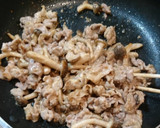 簡単！豚肉としめじのごまマヨ炒め作り方2写真