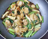 簡単！鶏もも肉と小松菜のスタミナ炒め作り方4写真