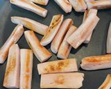 魚肉ソーセージとカブの葉の炒め物作り方2写真