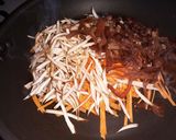 生きくらげ入り生姜風味のきんぴらごぼう作り方2写真