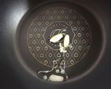 簡単ヘルシー☆アボカドともやしの蒸し炒め作り方3写真