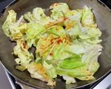 シャキシャキ春キャベツの豆板醤炒め作り方4写真