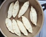 (逆発想)ミニピザ生地でジャンボ餃子作り方5写真