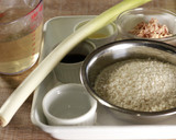 ねぎとツナの炊き込みご飯とねぎの味噌汁作り方1写真