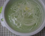 ワカメ・玉ねぎ梅干しの酢の物♪さっぱり作り方1写真