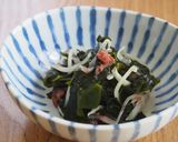 ワカメ・玉ねぎ梅干しの酢の物♪さっぱり作り方5写真