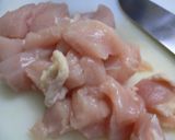 鶏むね肉とキャベツで！塩味親子丼♪作り方1写真
