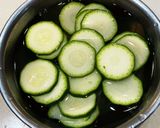 ズッキーニのひき肉挟み焼き作り方1写真