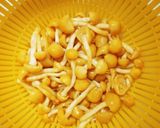 簡単☆なめこと大根の葉の味噌汁作り方1写真