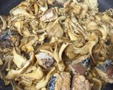 10分！ご飯が進むさば缶ときのこ甘辛生姜炒め作り方7写真