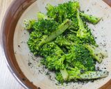 香ばしい！ブロッコリーの黒胡麻和え♪作り方2写真