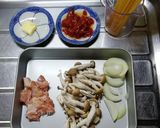 鶏肉としめじのナポリタン作り方1写真